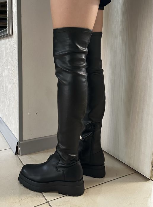 черные ботфорды stradivarius