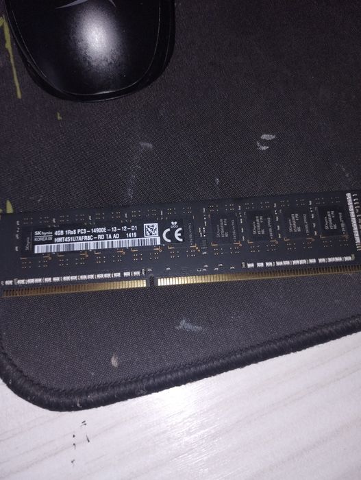 Оперативна пам'ять для пк SK Hynix 4Gb DDR3-1866 PC3-14900R (HMT451R7A