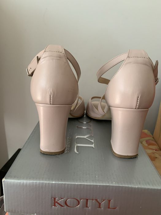 Шкіряні босоніжки Kotyl