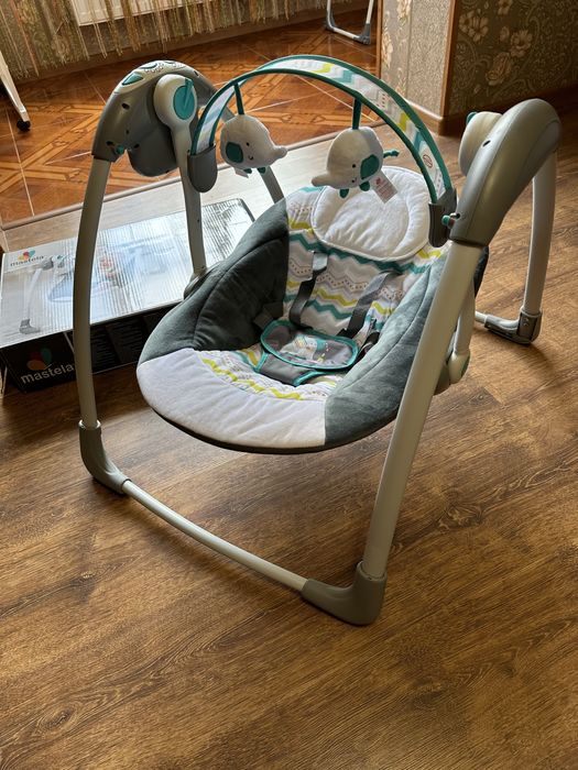Заколисуючий центр-качель-шезлонг з народження Mastela, сіро-голубий