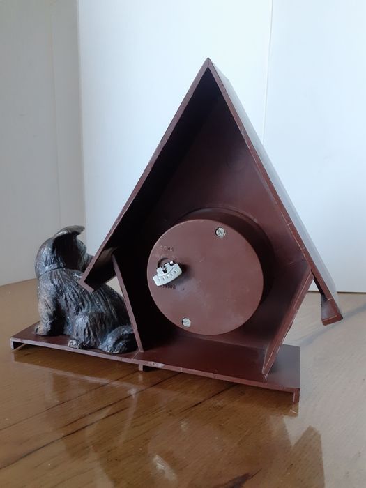 Часы молния "пёс у будки"