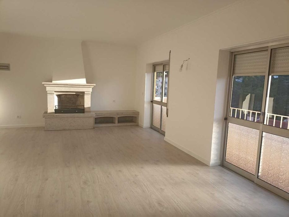 Arrendamento de apartamento T3 em Arganil