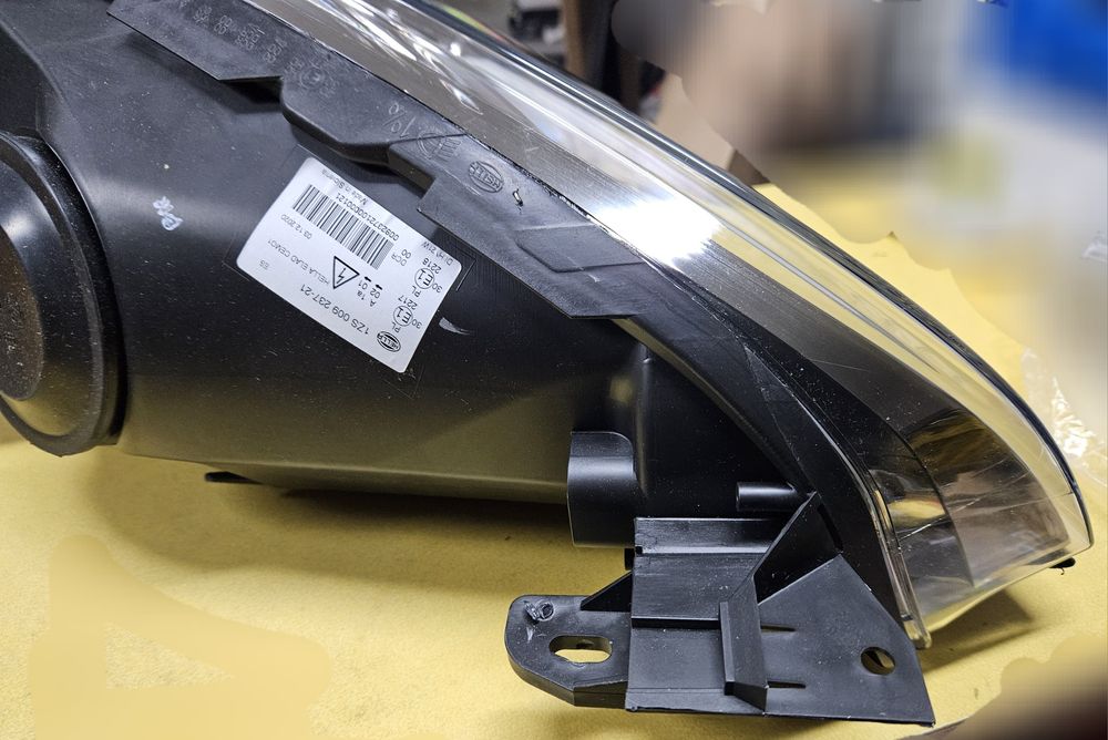 Citroen C4 Picasso Grand nowa przednia lewa lampa Bi-xenon Hella