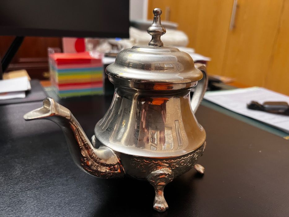 Bule metálico muito bonito