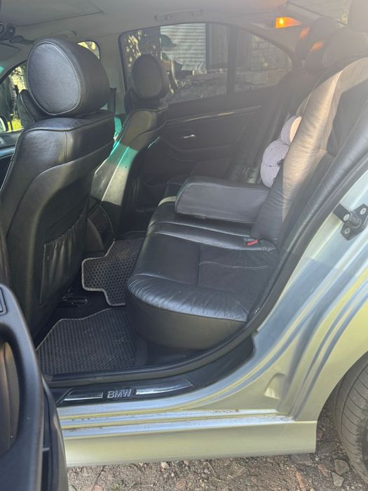 Продам BMW E39 520i