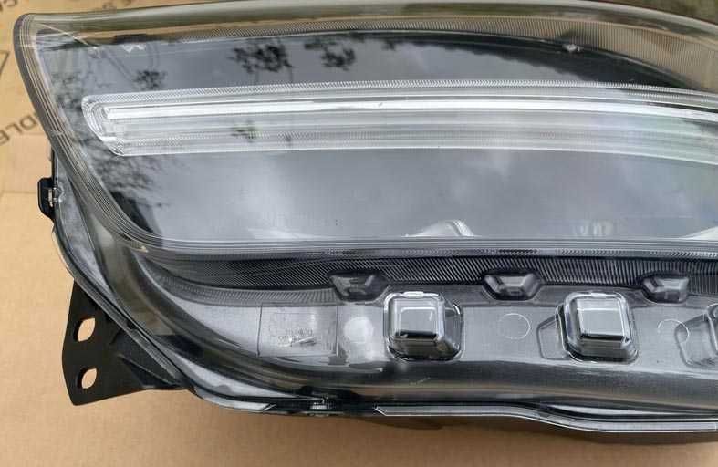 otica frontal ESQ volvo XC40 . fase 1 . FULL LED