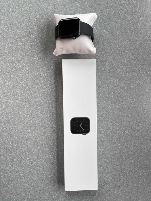 Apple Watch SE 44 mm Space Gray