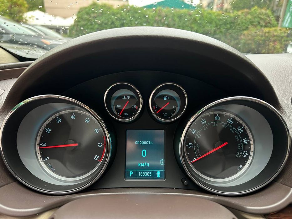 Buick Regal CXL 2011