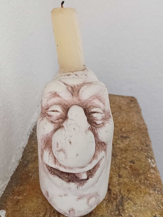 Estátua em pedra maciça