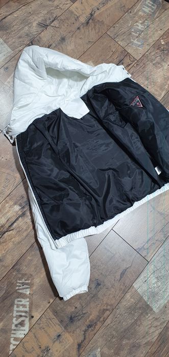 Damska kurtka zimowa bomberka lekka biała kaptur L