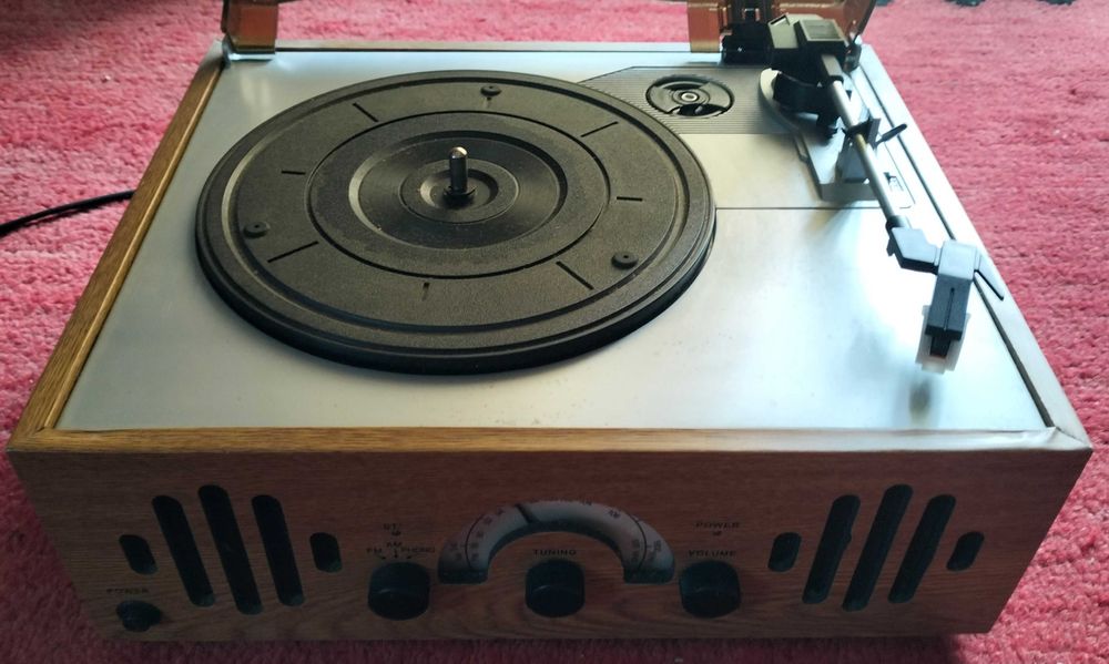 Gira-discos: Dual, Visonik, Telefunken, Universum, Onkyo, etc.