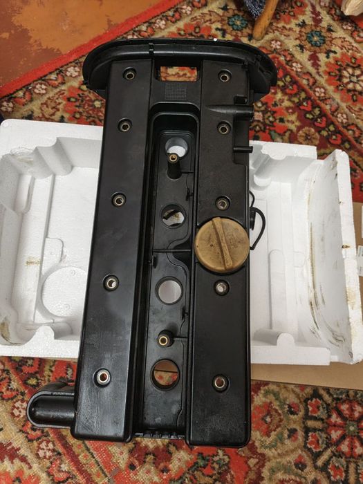 Крышка клапанов на Каптива с100