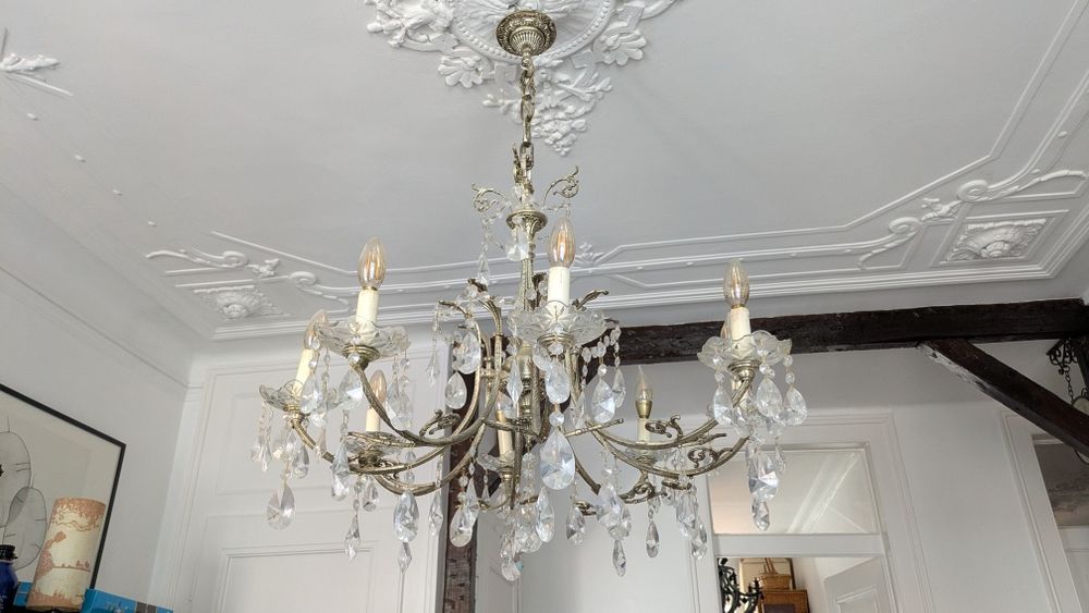 Lustre Clássico de 8 Braços em latão banhado a prata e Cristal Lapidado (Funcional)