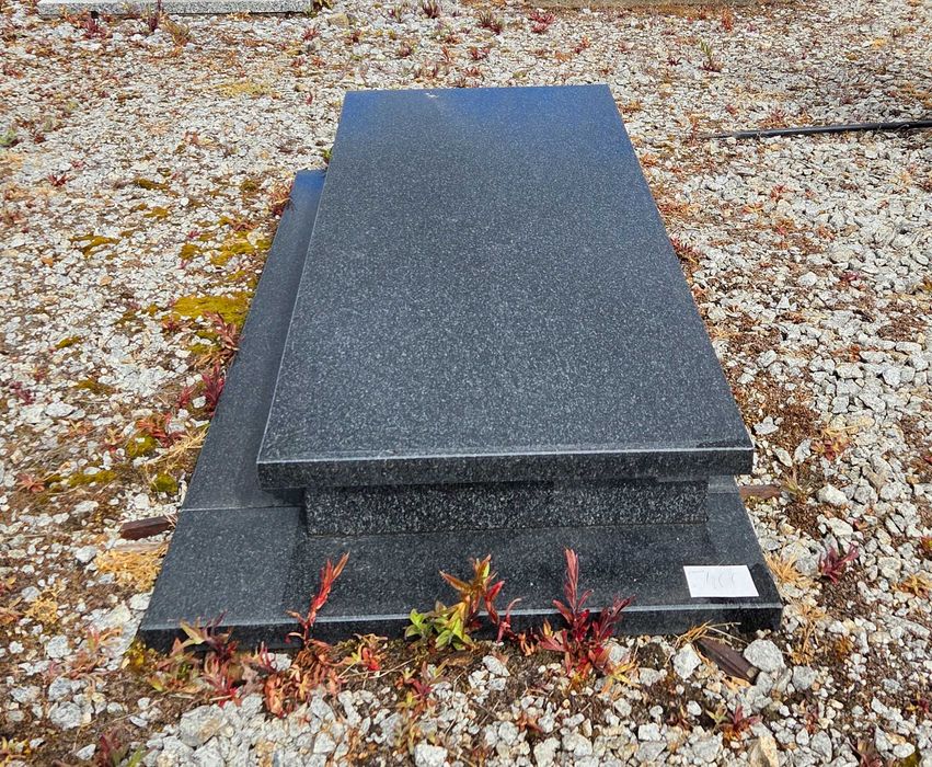 Nagrobek granitowy, pomnik granitowy