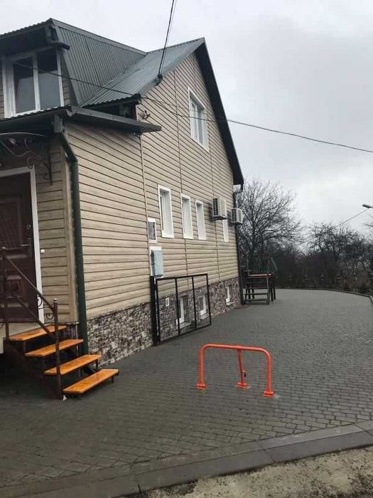 Продається  бізнес прим на 3 входи..Можливо під житло. і бізнес.
