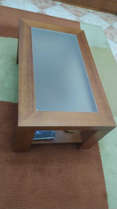 Móvel para TV com vitrine  mais mesa de centro