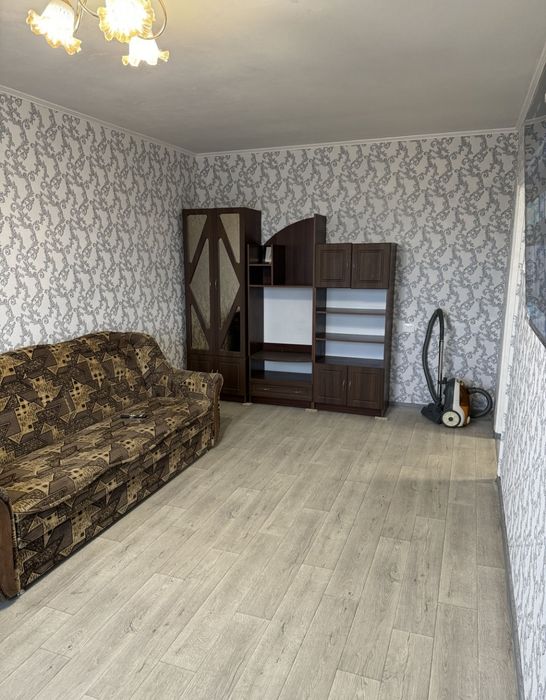 Квартира 2 кім. з ремонтом і меблями /о