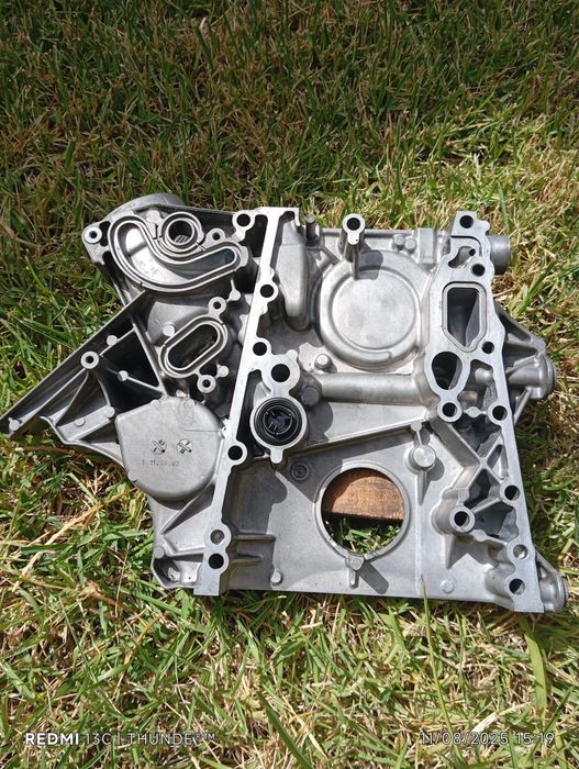 Tampa do motor dsitribuição Mercedes 270cdi