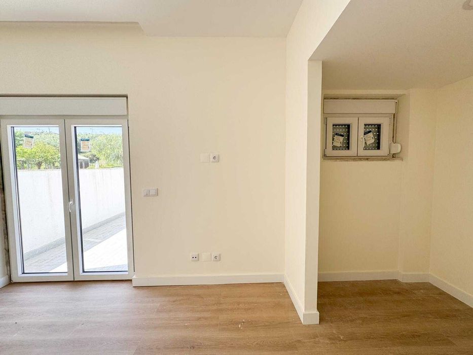 T1 totalmente renovado com grande terraço – Alverca do Ribatejo