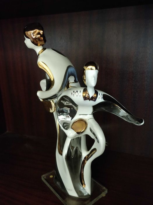 Escultura estatueta cerâmica