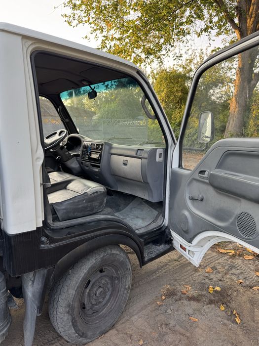 Wywrotka KIA 2500 kiper trzy stronny