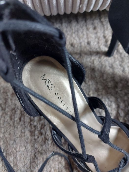 Szpilki/buty na obcasie/sandałki sznurowane M&S 38