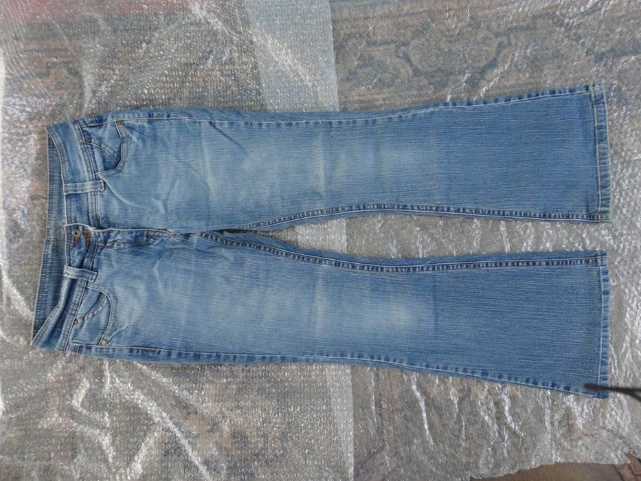 Жіночі стильні блакитні джинси Cherokee.