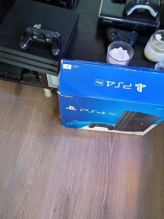 PS4 Pro 12.52 com disco blu-ray especial