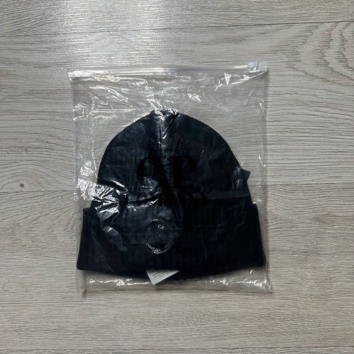 Шапка C.P. COMPANY - В Наявності !