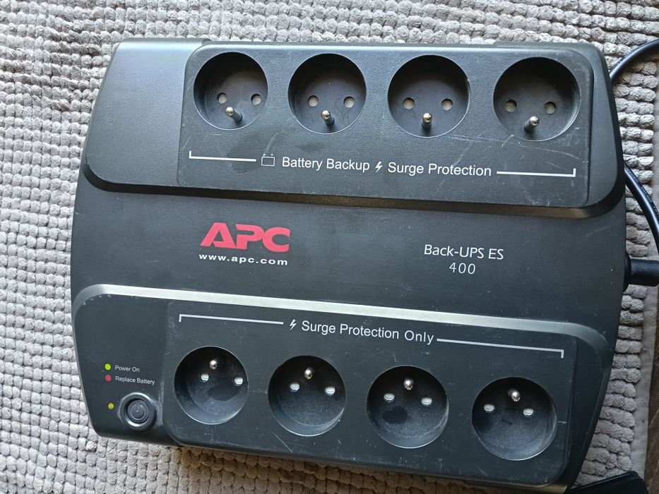Zasilacz awaryjny APC/UPS