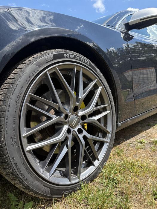 Audi A5 coupe.
