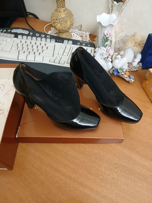 Ботинки gibelieri,производство Италия ,натуральная лаковая кожа