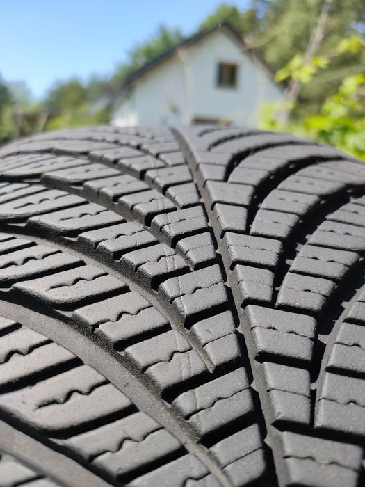 079 1x205/55R16 91V GoodYear Vector4Season Gen-2 2018r 7.5mm FAKTURA A