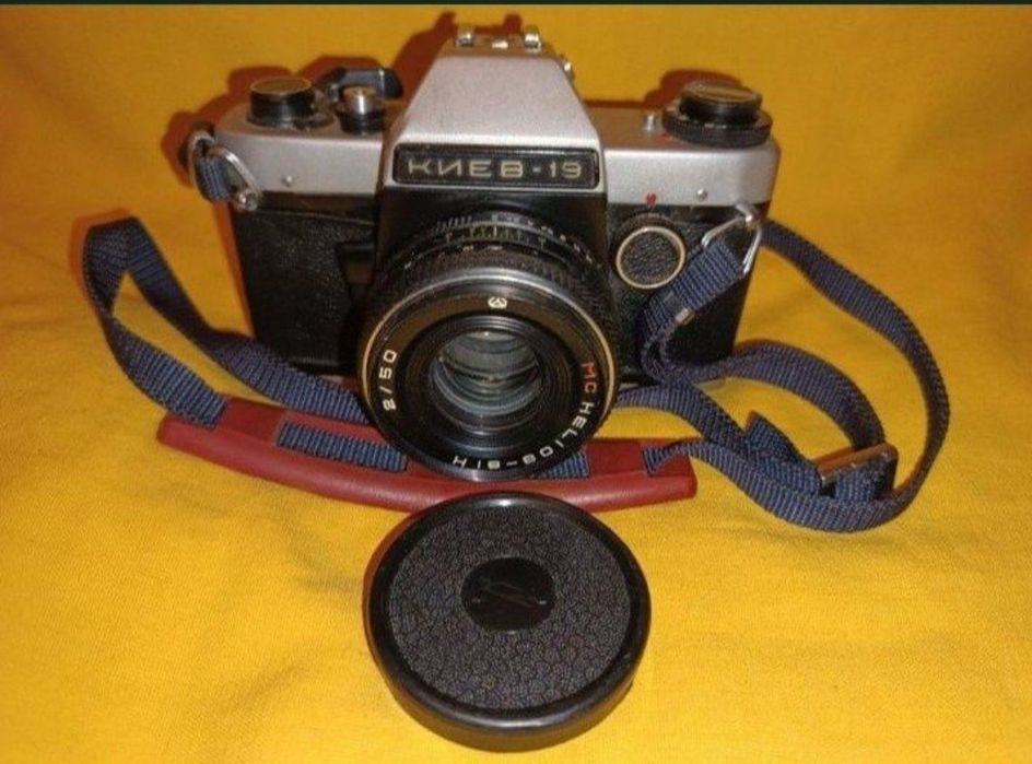 Фотоаппарат Киев-19. Фотокамера Voigtländer Virtus/Bessa-66. Кинокамера Кварц-5