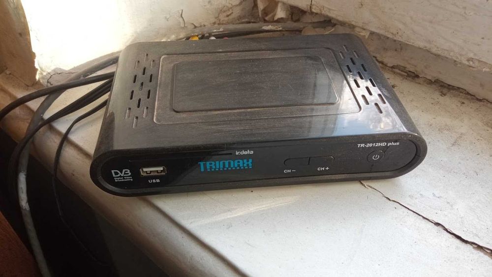 Saturn TV LED292 майже новий робочий телевізор + Т2 приставка + антена