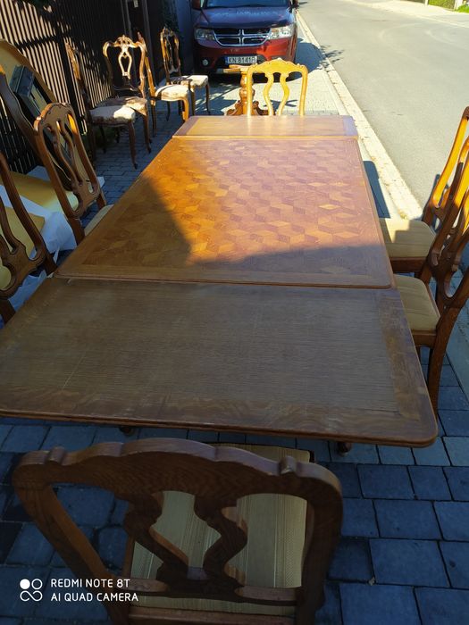 Ładny komplet do jadalni