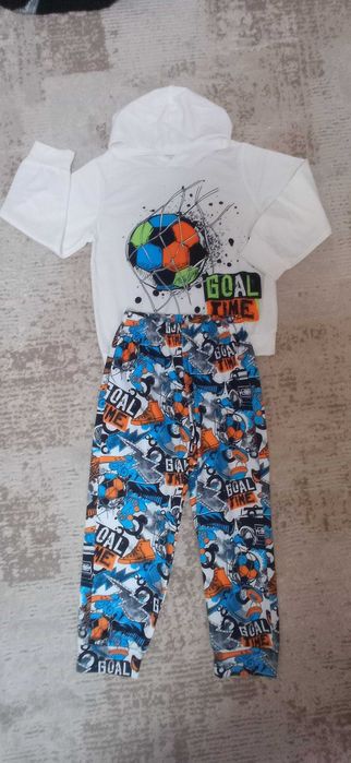 Костюм на хлопчика 110-116см.