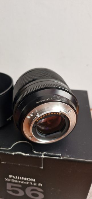 Fujifilm, Fujinon XF 56mm f1.2  R Japan