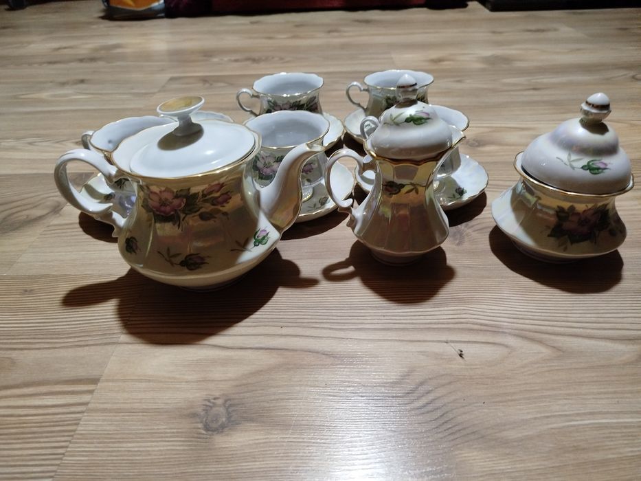 Чайний  сервіс " Шипшина "