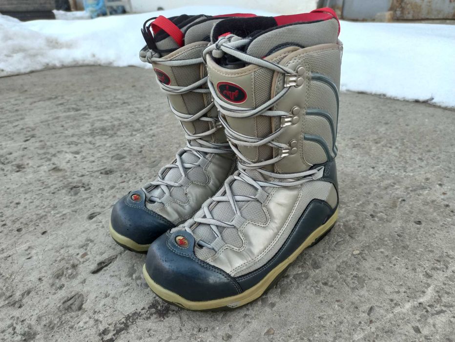 Buty snowboardowe Stuf 39 wkładka 25 cm