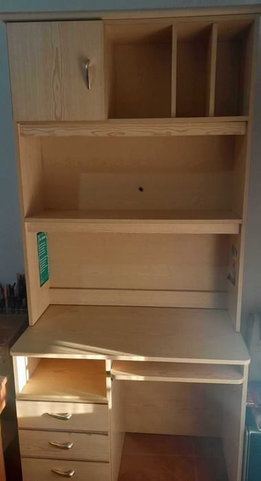 Vendo estante/ secretária