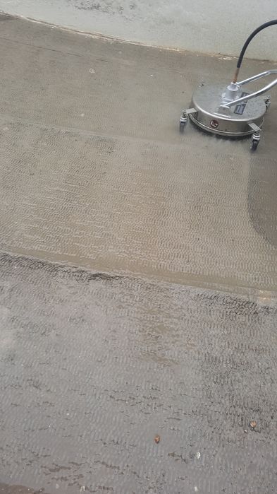 Limpeza de telhados e chao  garagens etc...