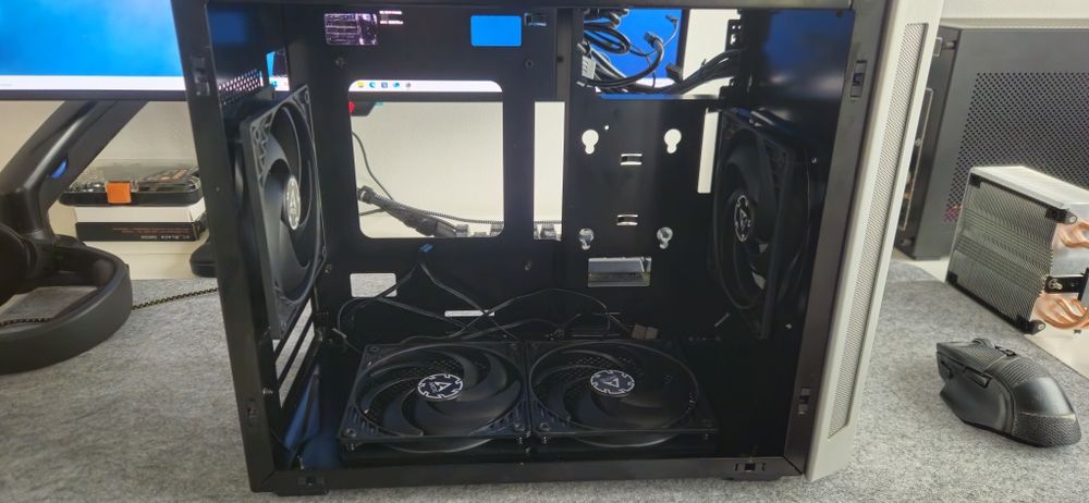 Lian Li TU 150 + 4 Fans Arctic