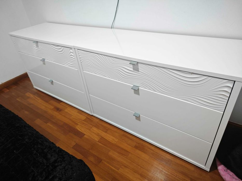 Quarto de casal completo em branco piano