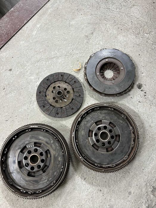 Комплект сцеплення демпфер фередо корзина T4 2.4 2.5 TDI 75KW