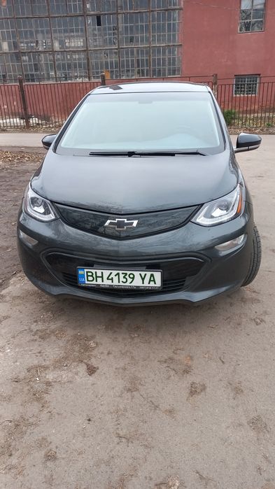 Свой шевроле болт 18 года 60 кВт  400 км на одном заряде.