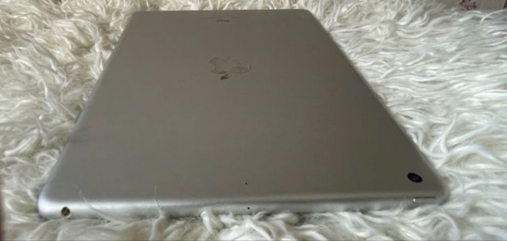 Apple iPad 9ª Geração 64GB Wi-Fi —Estado Impecável