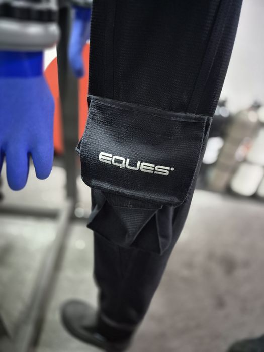 Skafander suchy Eques