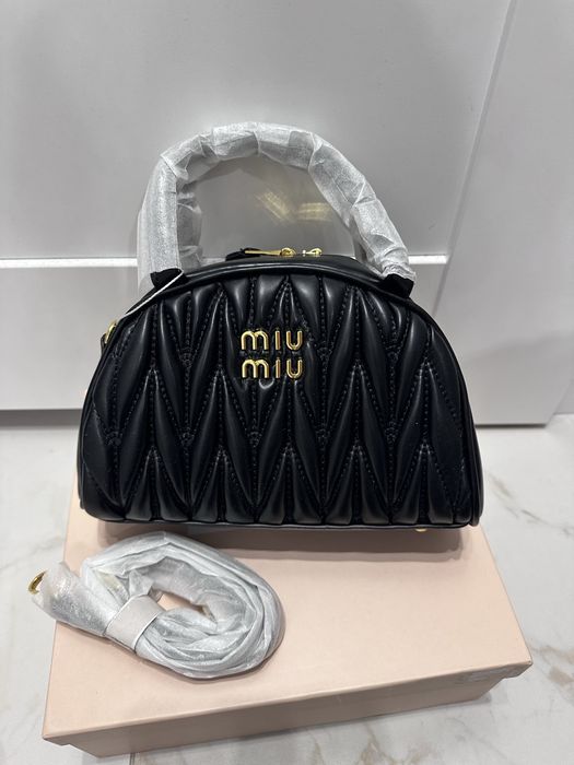 Torebka MIUMIU czarna pikowana