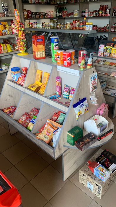 В продажі світильники та інше для магаза